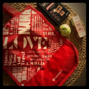 Lululemon small tote with deluxe beauty samples